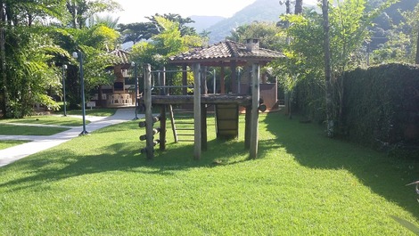 Condomínio RESIDENCIAL Via Marina - Chalé na Praia da Enseada