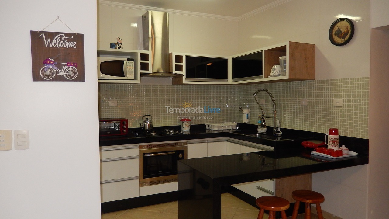 Apartamento para aluguel de temporada em Ubatuba (Enseada)