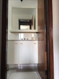 Excellent 3 bedroom apartment on the beach of Enseada - Guarujá.