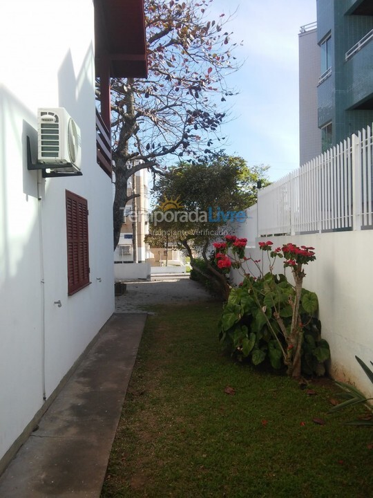 Casa para aluguel de temporada em Florianópolis (Cachoeira do Bom Jesus)