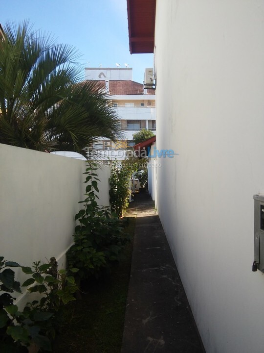 Casa para aluguel de temporada em Florianópolis (Cachoeira do Bom Jesus)