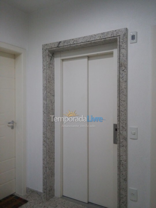 Apartamento para aluguel de temporada em Florianópolis (Cachoeira do Bom Jesus)