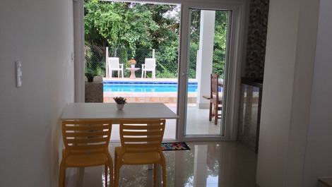 CASA EN LA PLAYA GUARATUBA..LINDA, COND. LADO PLAYA, 12 KM DE RIVIERA