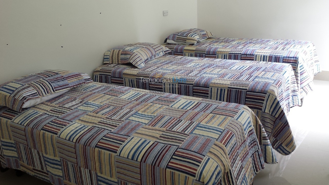 Casa para alquiler de vacaciones em Bertioga (Praia de Guaratuba)