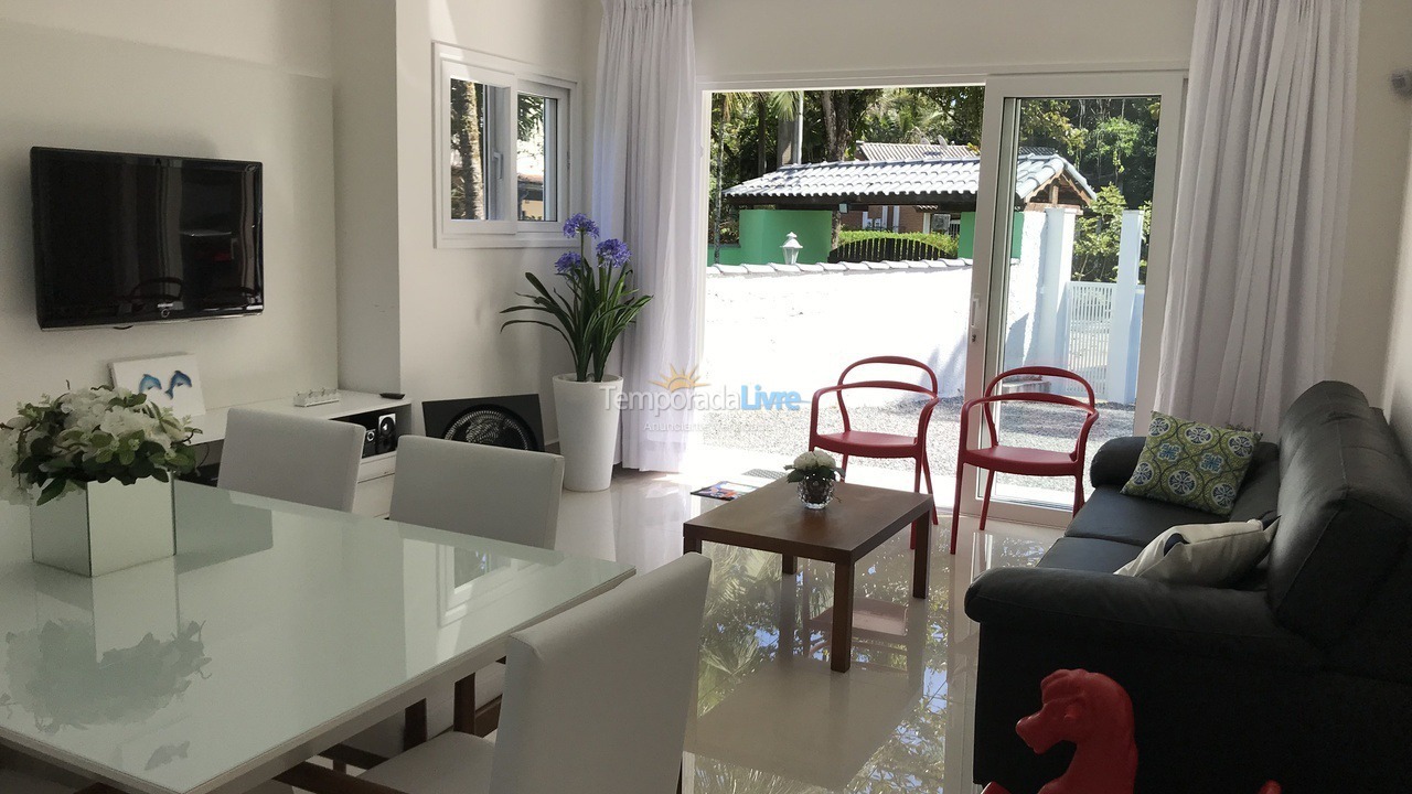 Casa para alquiler de vacaciones em Bertioga (Praia de Guaratuba)