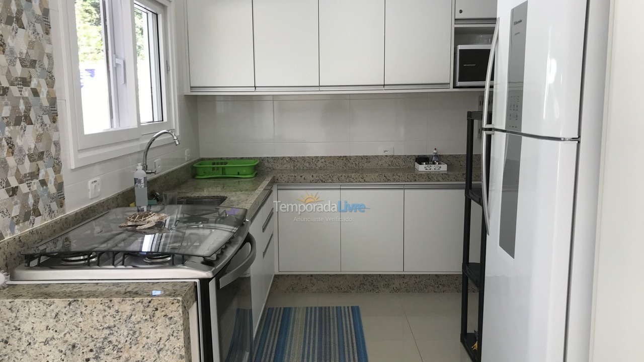 Casa para alquiler de vacaciones em Bertioga (Praia de Guaratuba)