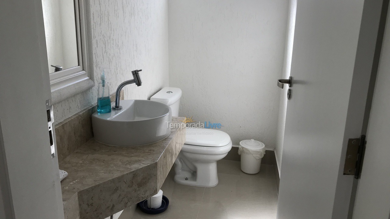 Casa para alquiler de vacaciones em Bertioga (Praia de Guaratuba)