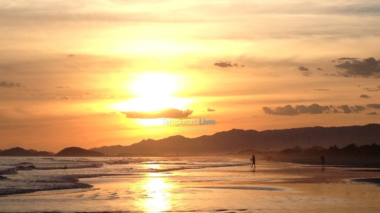 Casa para alquiler de vacaciones em Bertioga (Praia de Guaratuba)