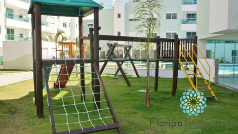 Zona central! 2 dormitórios em condomínio com piscina. A34