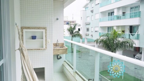 Zona central! 2 dormitórios em condomínio com piscina. A34