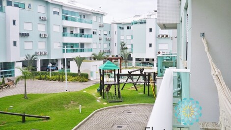 Zona central! 2 dormitórios em condomínio com piscina. A34