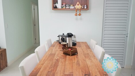 Zona central! 2 dormitórios em condomínio com piscina. A34