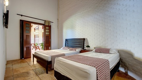 Casa Luxo BEACH PARK, 7 Suítes AR/TV-27 Pessoas à 50 metros da Praia