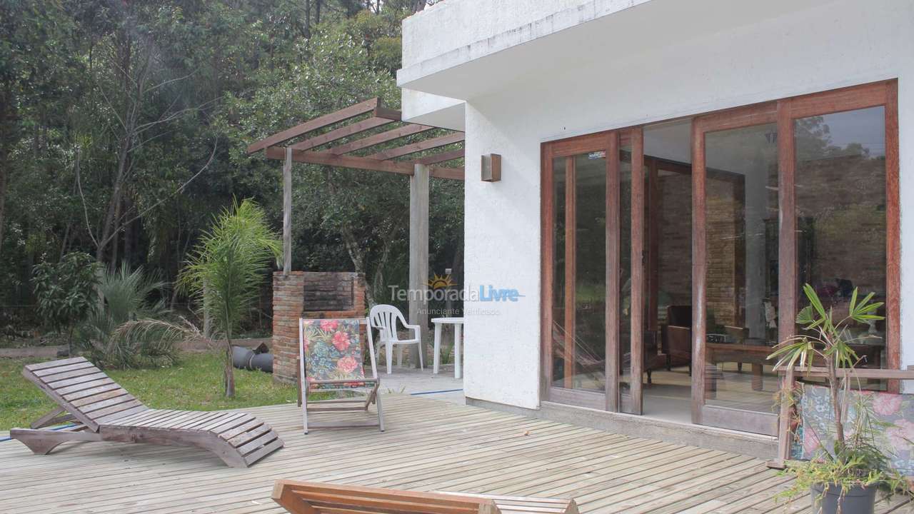 Casa para alquiler de vacaciones em Garopaba (Praia da Ferrugem)