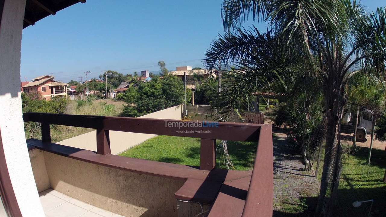 Casa para aluguel de temporada em Garopaba (Praia da Ferrugem)