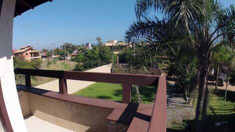 Casa c/ pátio privado p/10 pessoas na Praia da Ferrugem