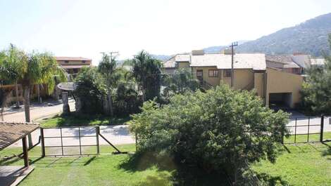 Casa c/ pátio privado p/10 pessoas na Praia da Ferrugem