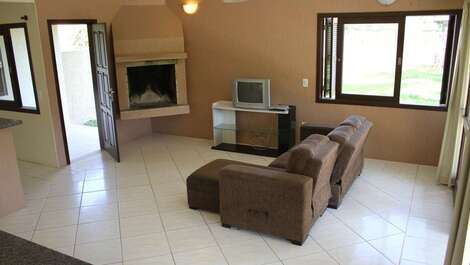 Casa c/ pátio privado p/10 pessoas na Praia da Ferrugem