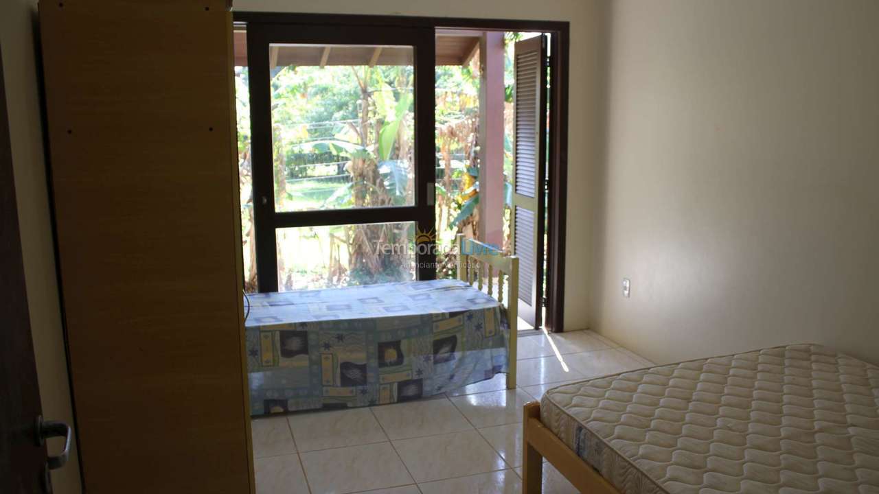 Casa para aluguel de temporada em Garopaba (Praia da Ferrugem)