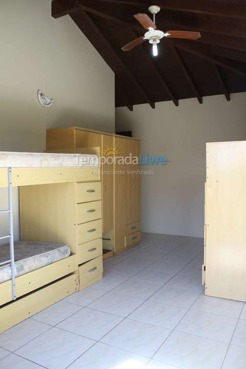 Casa para aluguel de temporada em Garopaba (Praia da Ferrugem)