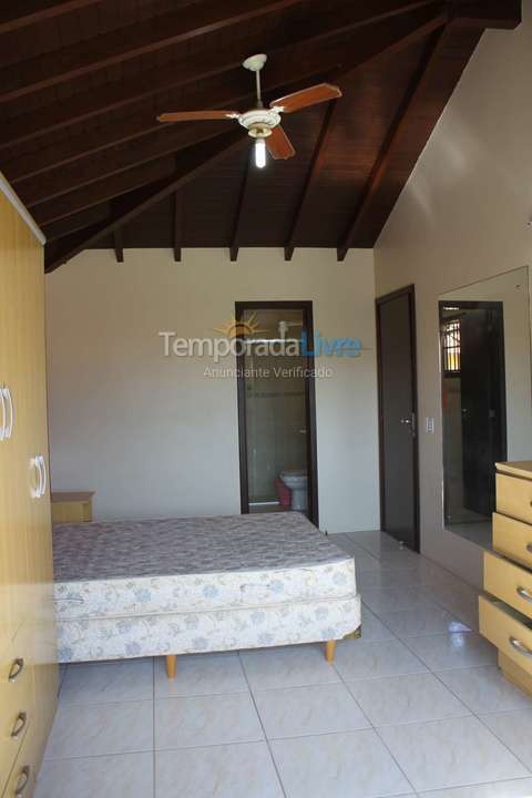 Casa para aluguel de temporada em Garopaba (Praia da Ferrugem)