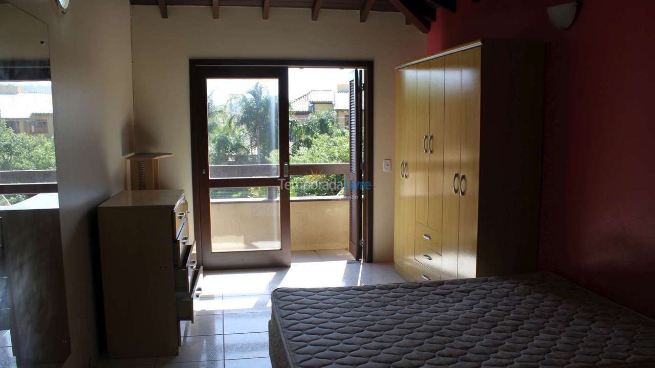 Casa para aluguel de temporada em Garopaba (Praia da Ferrugem)