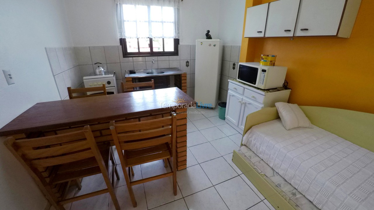 Casa para aluguel de temporada em Bombinhas (Praia de Bombas)