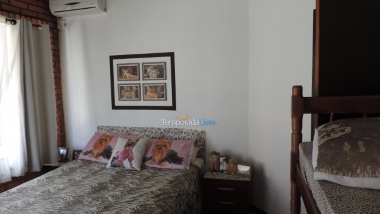 Casa para aluguel de temporada em Bombinhas (Mariscal)