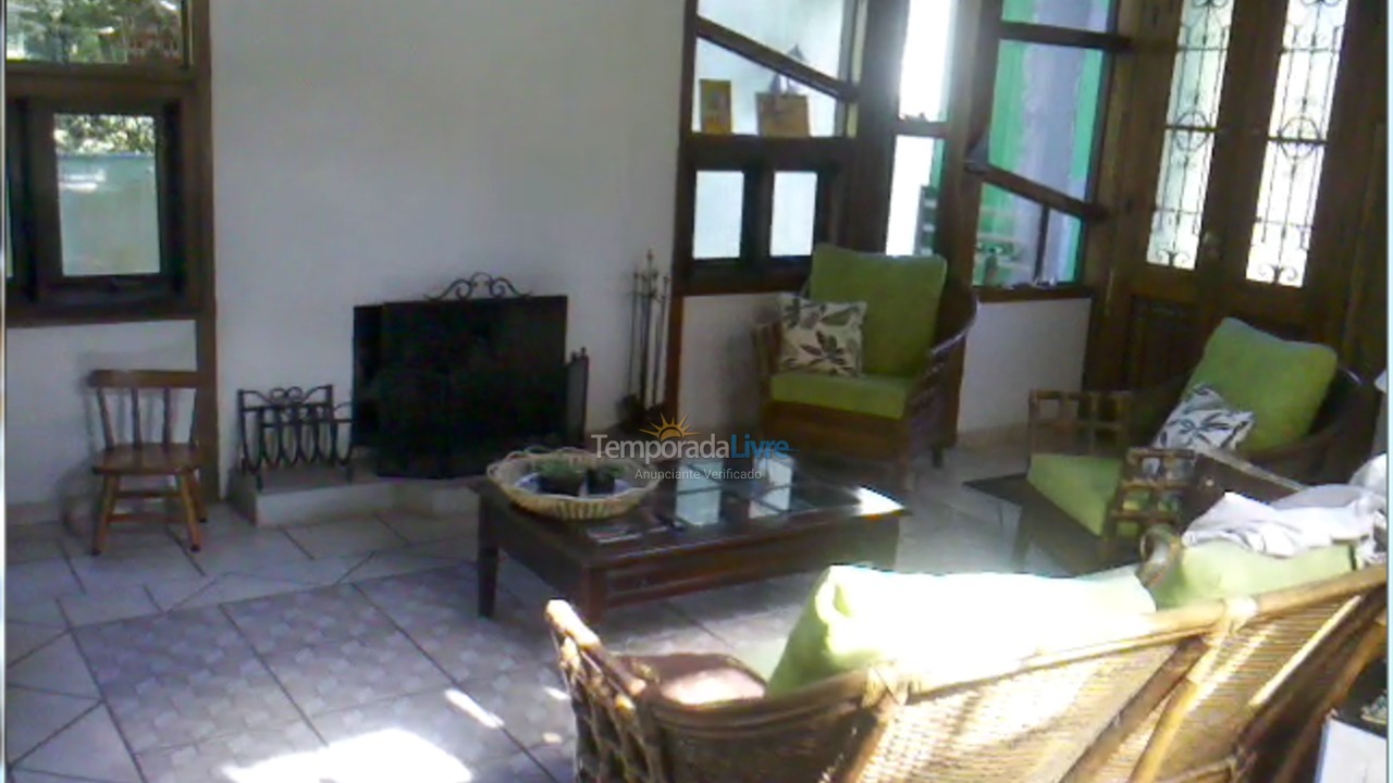 Casa para alquiler de vacaciones em São Sebastião (Praia da Jureia)