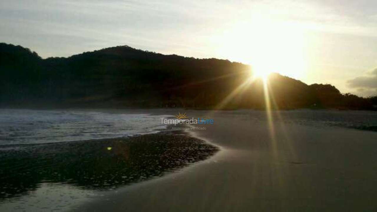 Casa para alquiler de vacaciones em São Sebastião (Praia da Jureia)