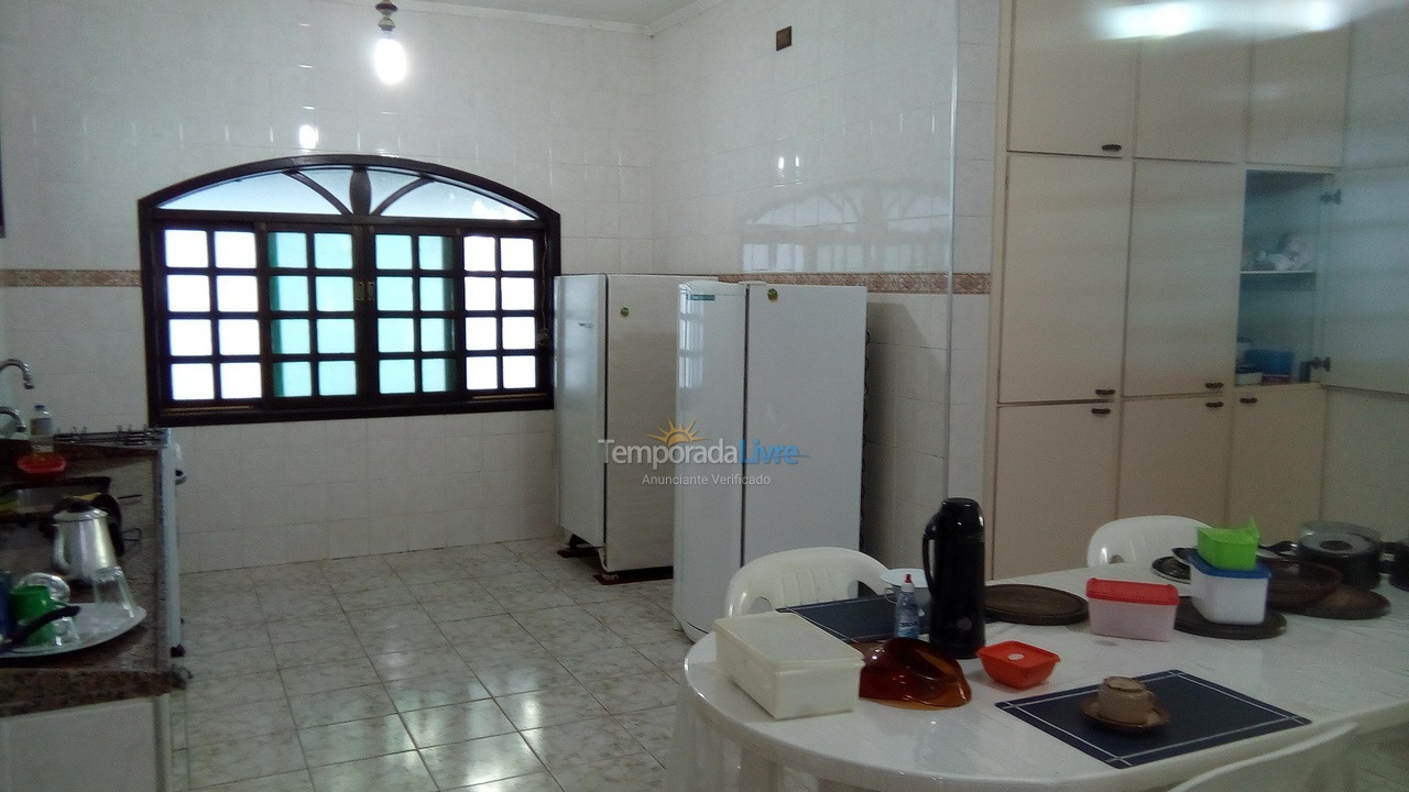 Casa para alquiler de vacaciones em Peruíbe (Praia de Guaraú)