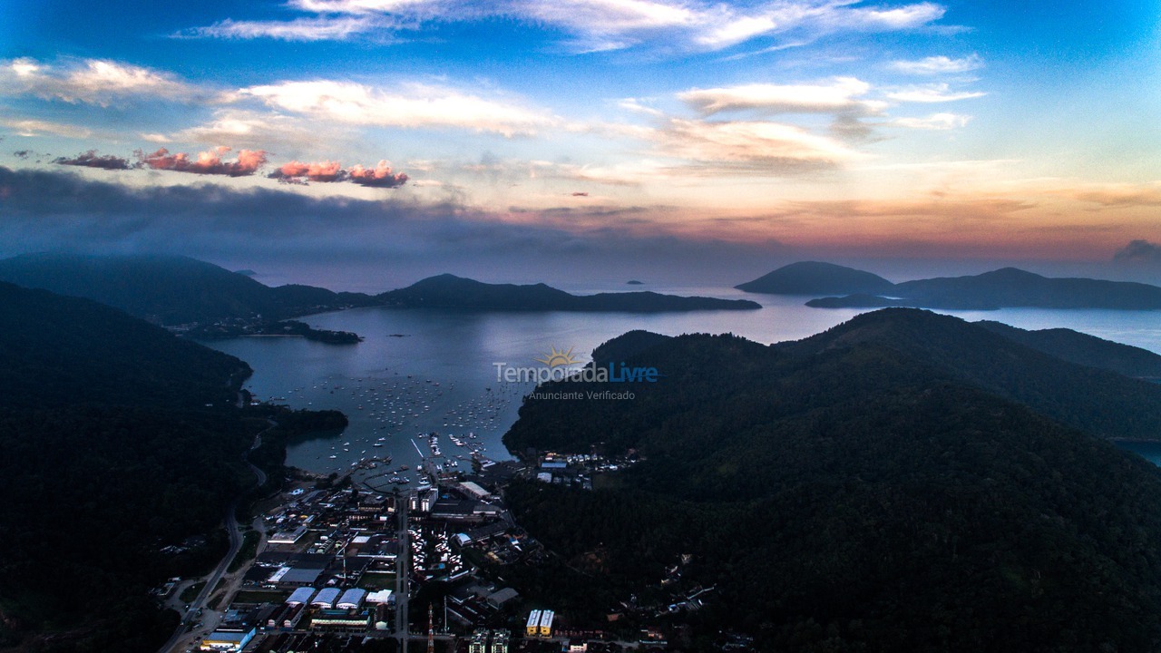 Casa para alquiler de vacaciones em Ubatuba (Praia do Lázaro)