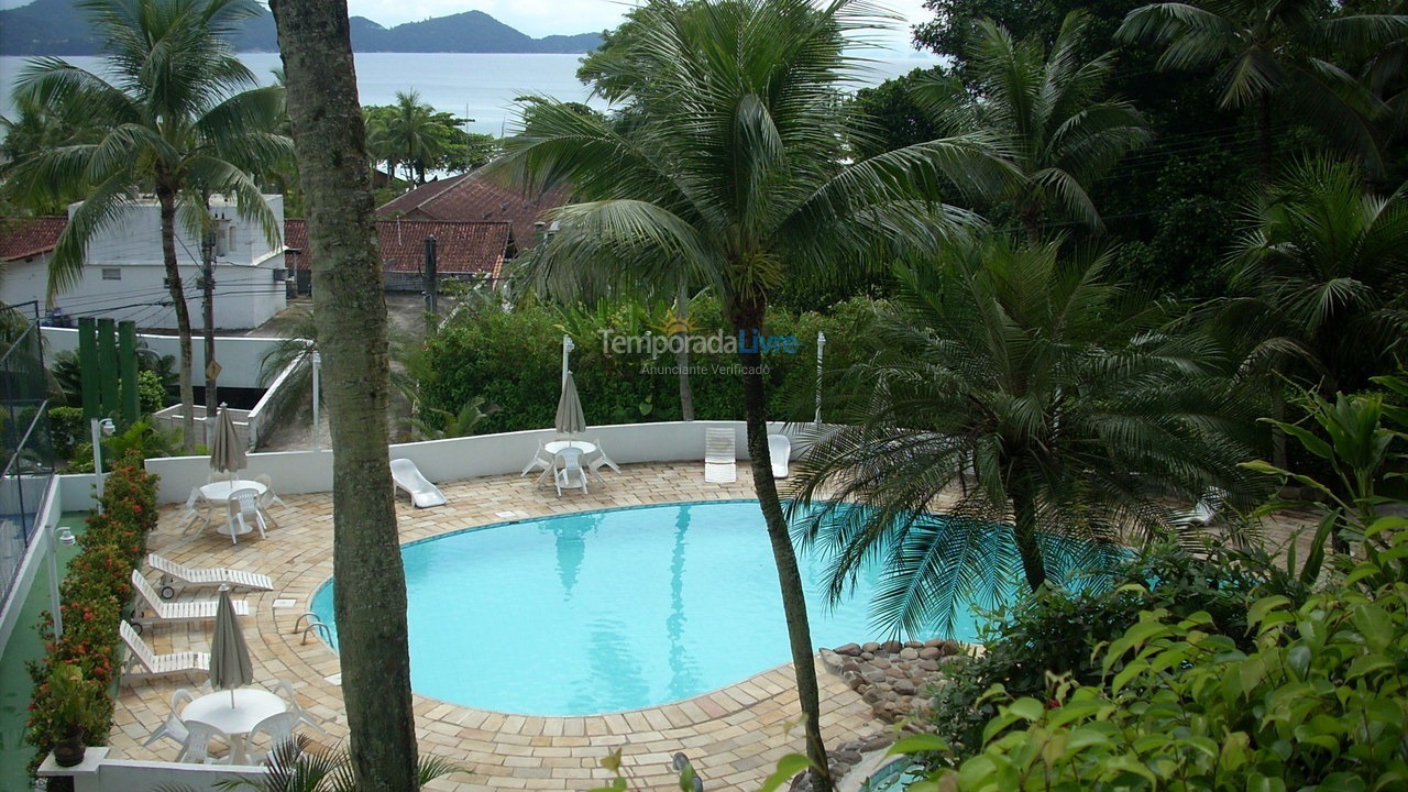 Apartamento para aluguel de temporada em Ubatuba (Praia das Toninhas)