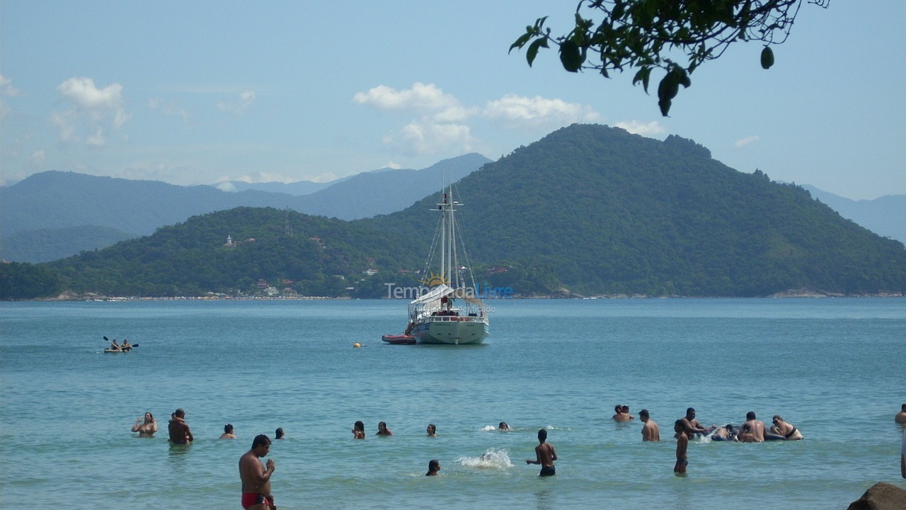 Apartamento para aluguel de temporada em Ubatuba (Praia das Toninhas)