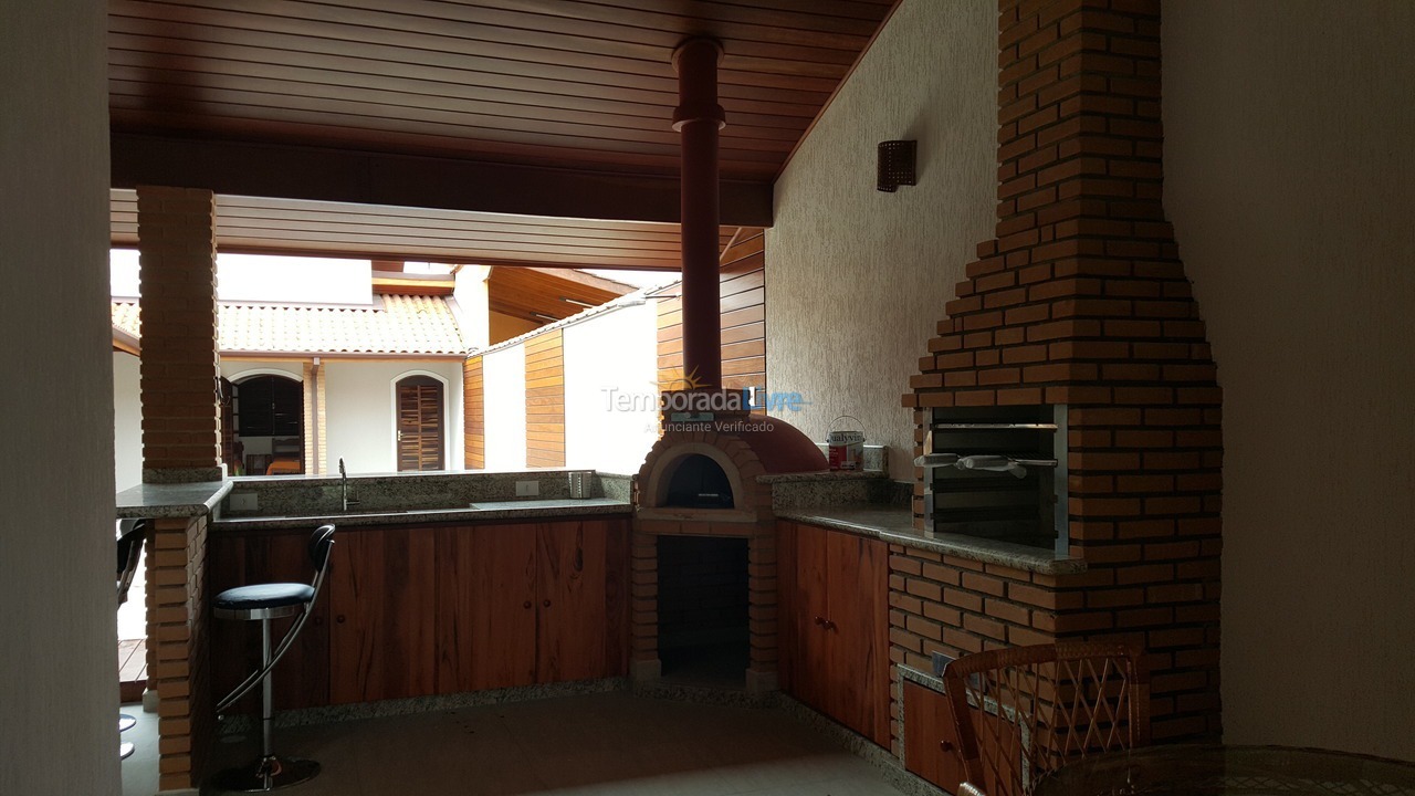 Casa para aluguel de temporada em Ubatuba (Horto Florestal)