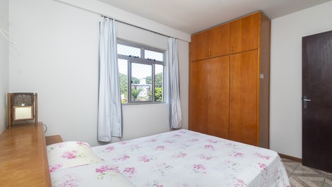 APARTAMENTO * 3 QUARTOS * 170 mts da Praia de Mariscal.