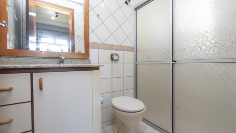 APARTAMENTO * 3 QUARTOS * 170 mts da Praia de Mariscal.