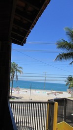 House on the beach of Boiçucanga condominium Sol de Boiçucanga, foot in the sand