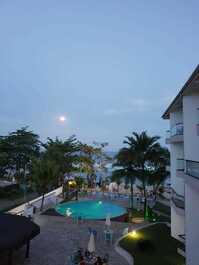 Fotos da piscina e áreas de lazer. Pé na areia