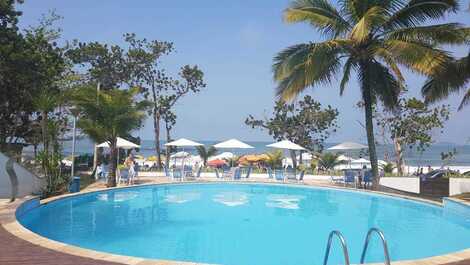 Fotos da piscina e áreas de lazer. Pé na areia