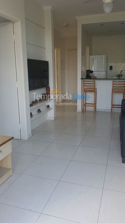 Apartamento para aluguel de temporada em Ubatuba (Praia das Toninhas)