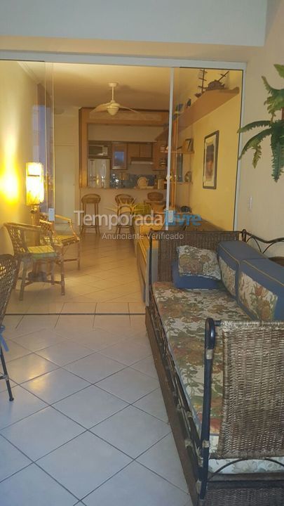 Apartamento para aluguel de temporada em Ubatuba (Praia das Toninhas)