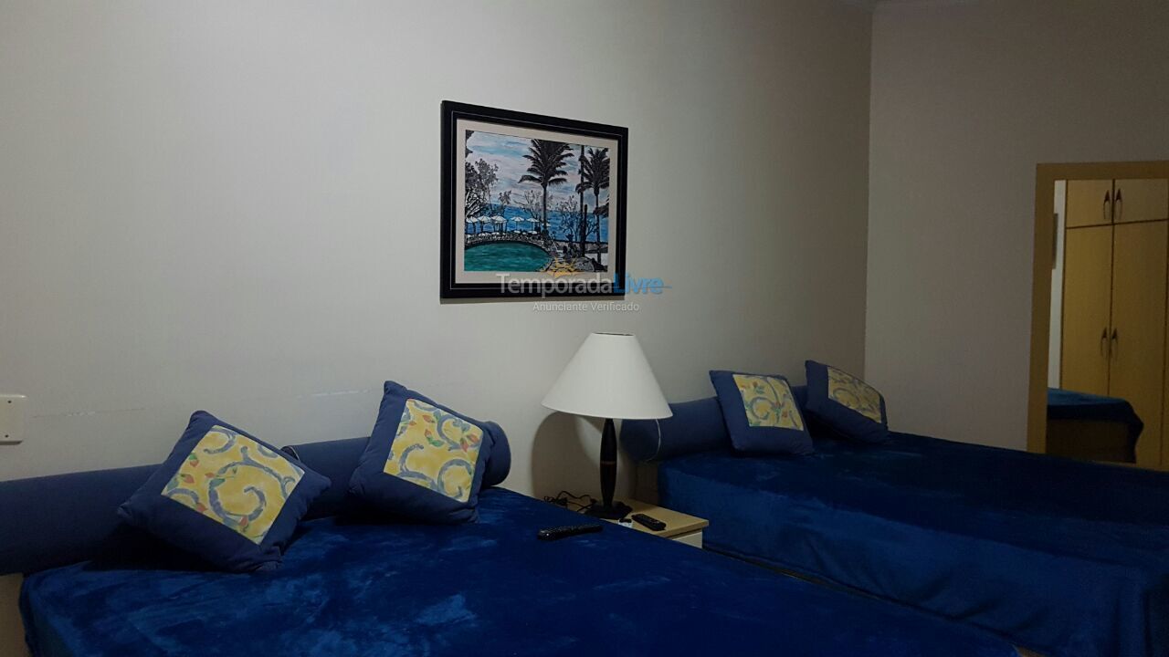 Apartamento para aluguel de temporada em Ubatuba (Praia das Toninhas)