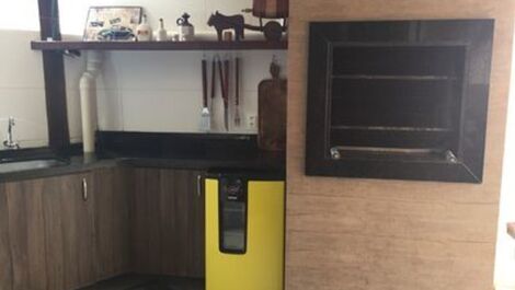 House Jacuípe. 4 air-conditioned rooms. Cable TV. WiFi. Rio Exit