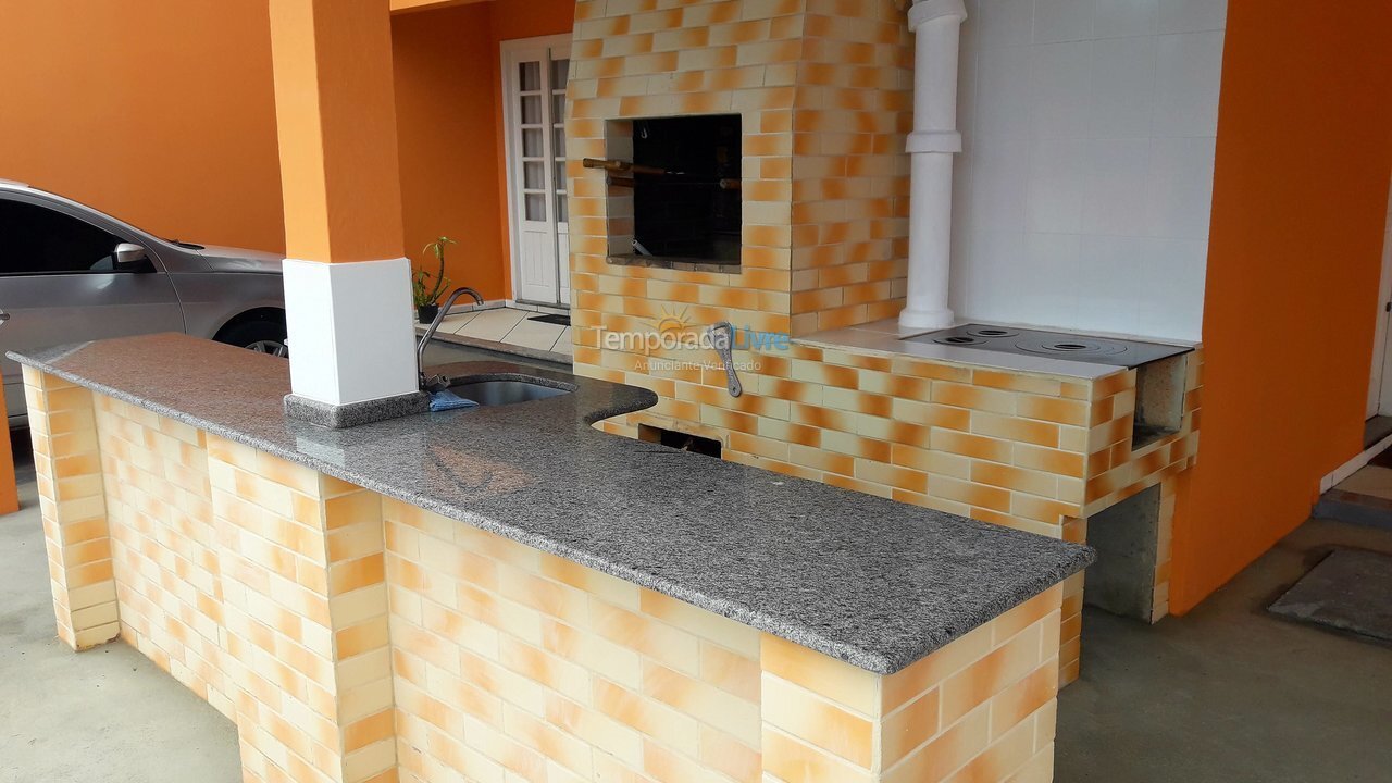 Apartamento para alquiler de vacaciones em Palhoça (Praia de Fora)