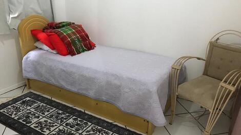 Apartamentos con piscina y WIFI a 17 km de Floripa a 50 metros de la playa