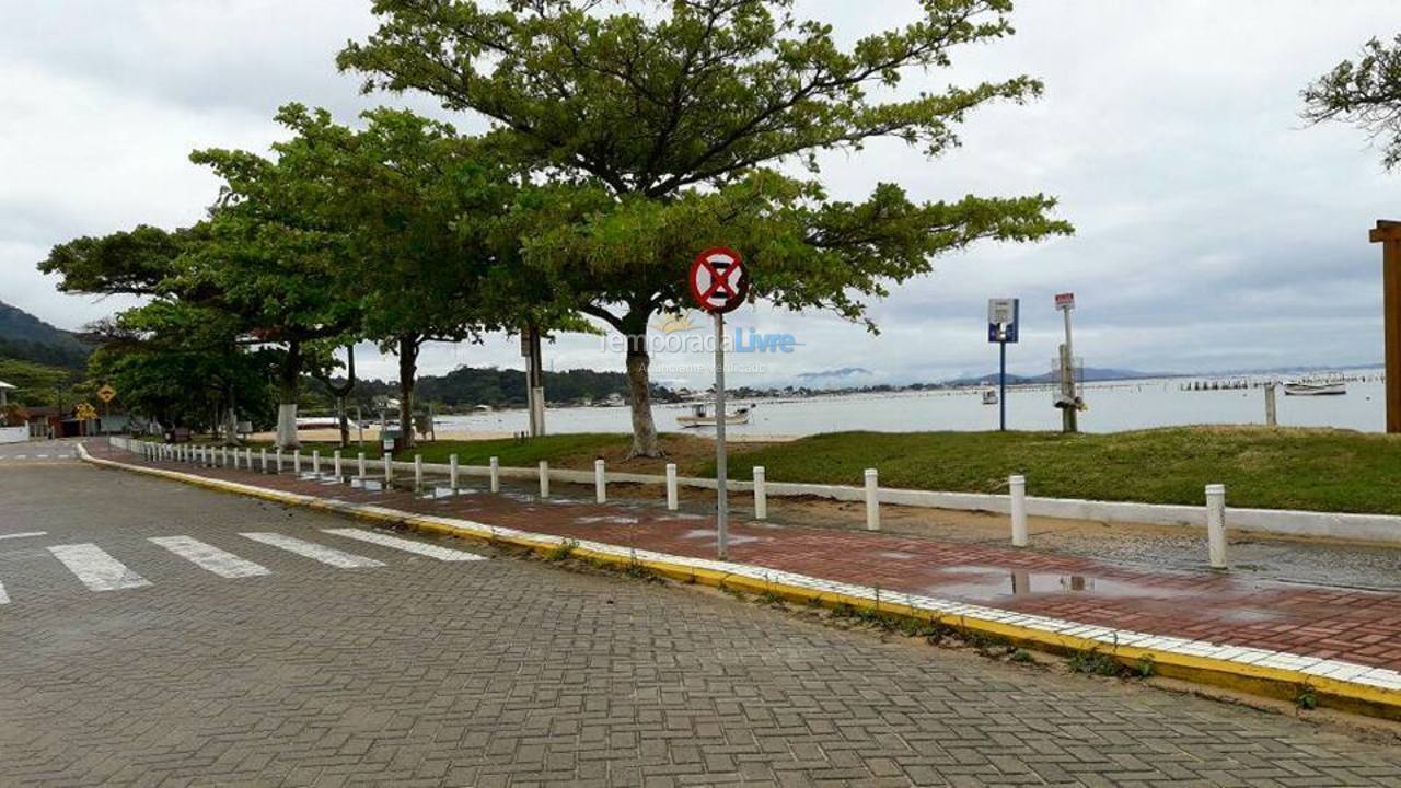 Apartamento para alquiler de vacaciones em Palhoça (Praia de Fora)