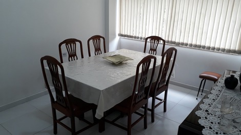 MESA DE JANTAR PARA 6 PESSOAS