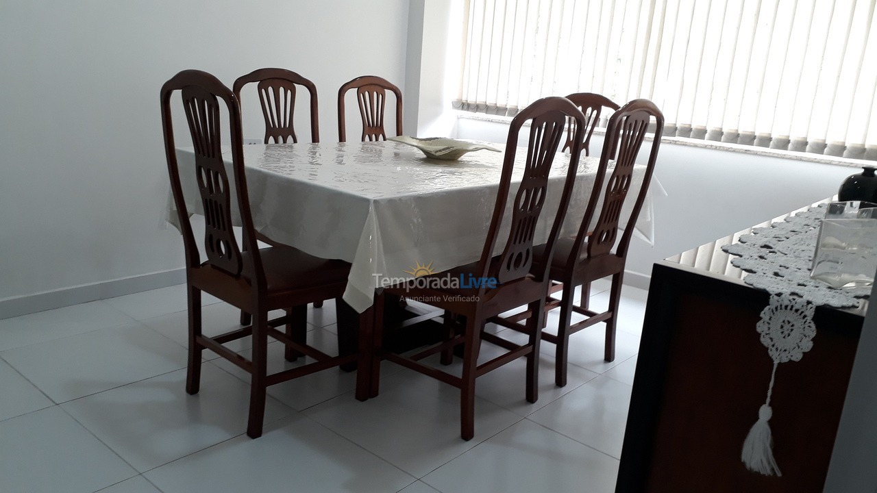 Casa para aluguel de temporada em Guarujá (Pitangueiras)