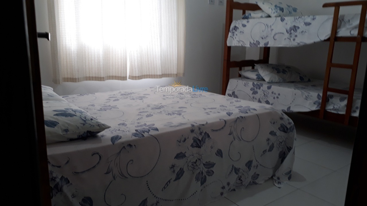 Casa para aluguel de temporada em Guarujá (Pitangueiras)